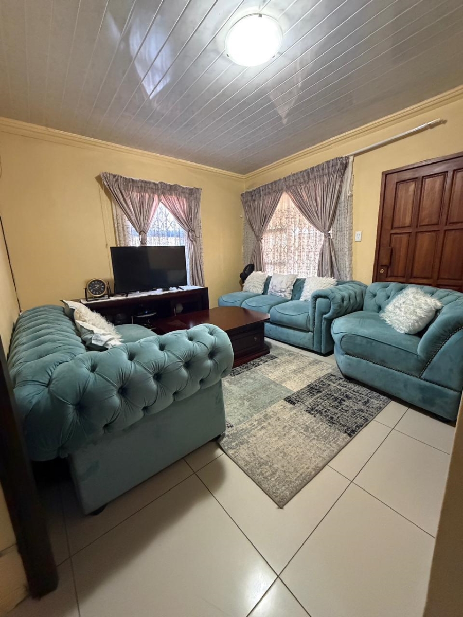 2 Bedroom Property for Sale in Ikageng North West